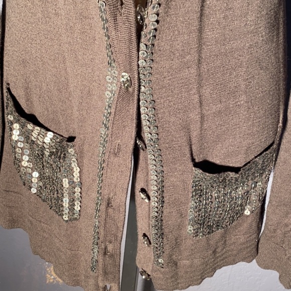 BKE BOUTIQUE - olive sweater w long slvs, jewel buttons & sequin pockets - M - Picture 9 of 16